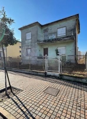 Stabile / Palazzo in Vendita in Via Guglielmo Marconi 34 a Cerea
