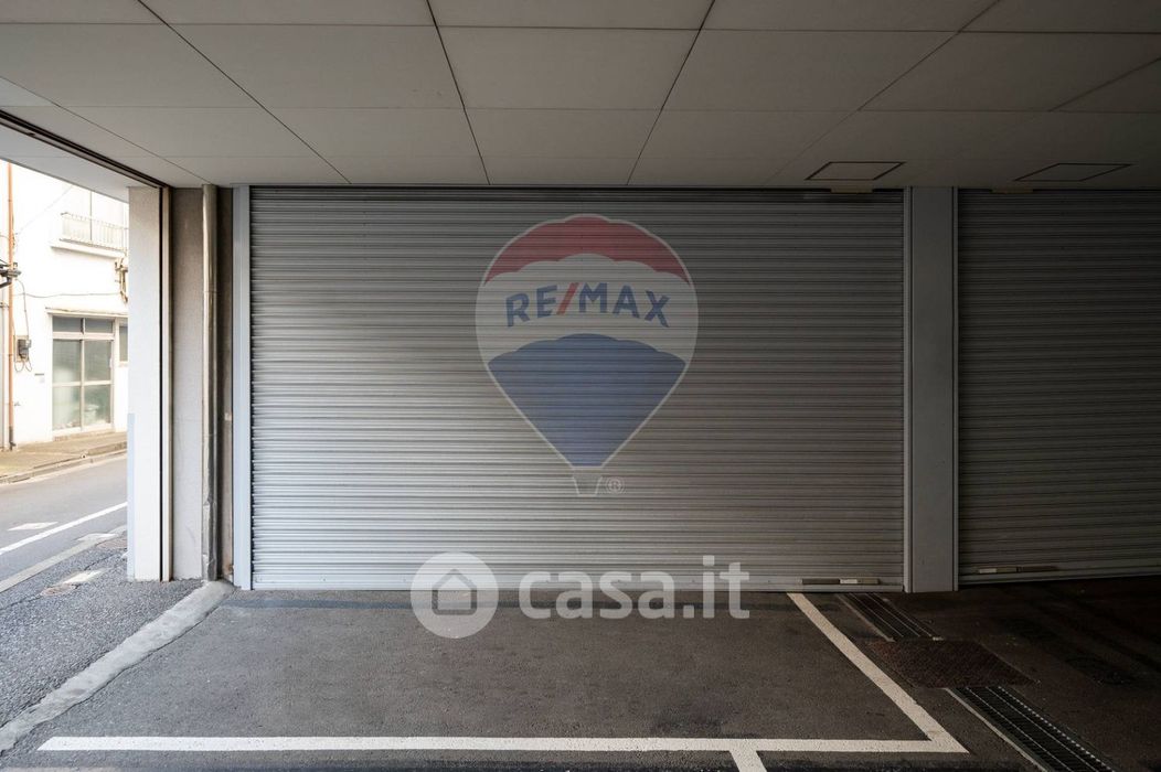 Garage/Posto auto in Vendita in Via Giovanni Bovio 5 a Firenze