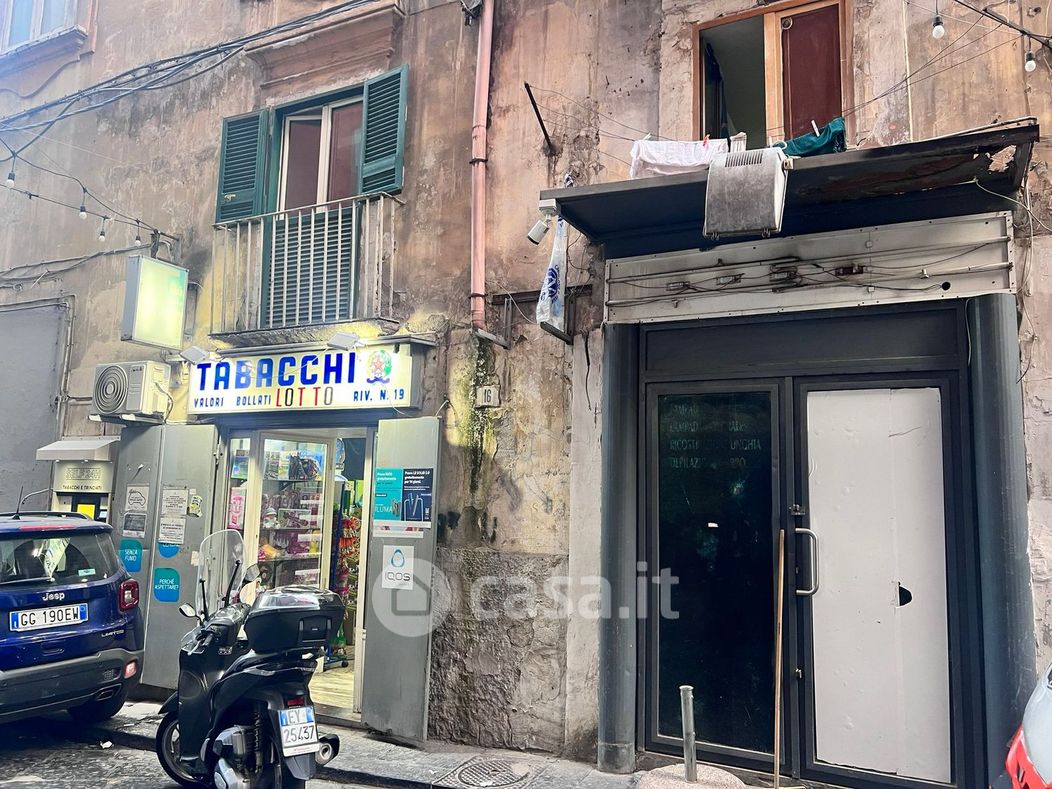 Negozio/Locale commerciale in Vendita in Via Cedronio 17 a Napoli