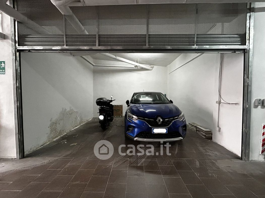 Garage/Posto auto in Vendita in Via Risorgimento 99 a Napoli