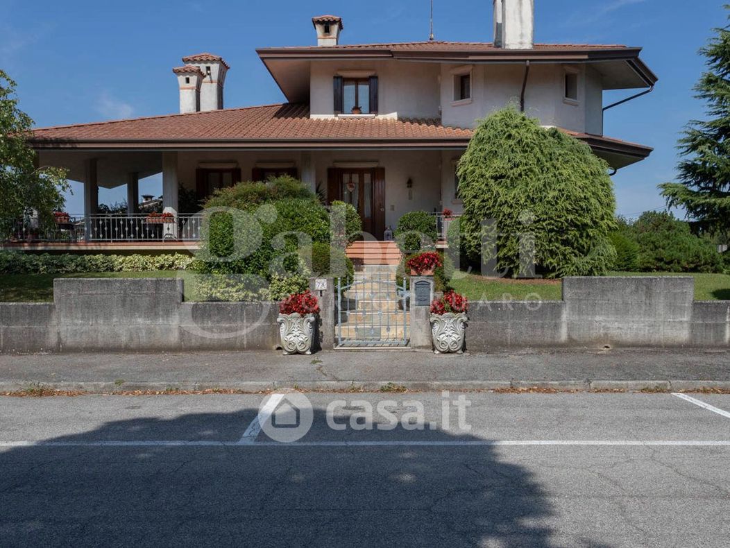 Villa in Vendita in Via Comugne 78 a Pramaggiore