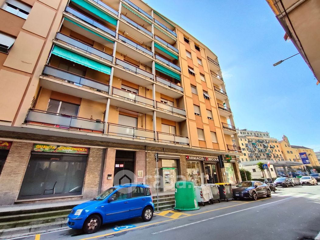 Appartamento in Vendita in Via Borzoli 6 A a Genova