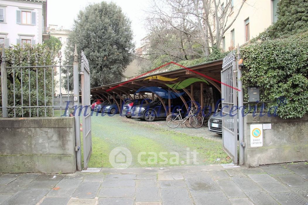 Garage/Posto auto in Vendita in Viale Giacomo Matteotti a Firenze
