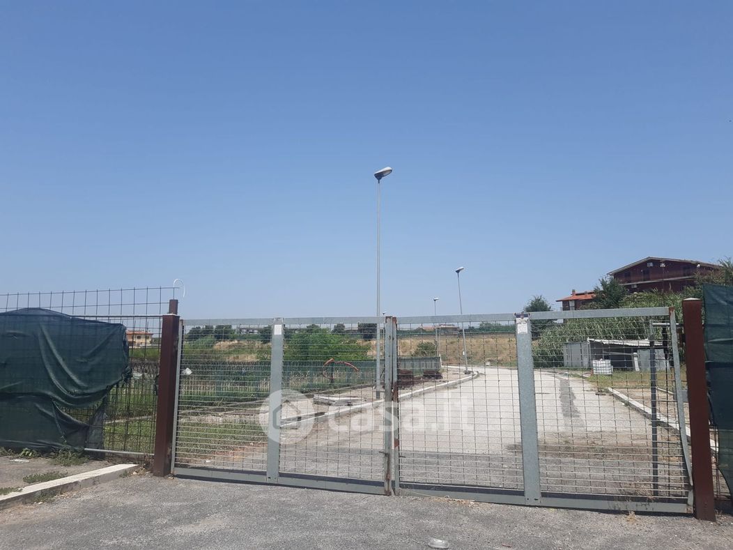 Terreno edificabile in Vendita in Via Giulianova a Roma