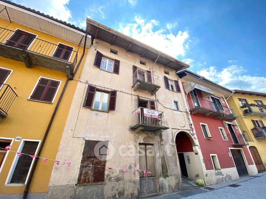 Casa indipendente in Vendita in Via Santuario d'Oropa 497 a Biella