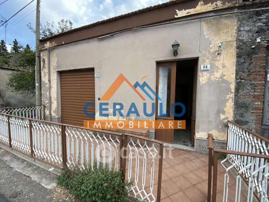 Casa indipendente in Vendita in Via Montelaguardia 98 /100 a Randazzo
