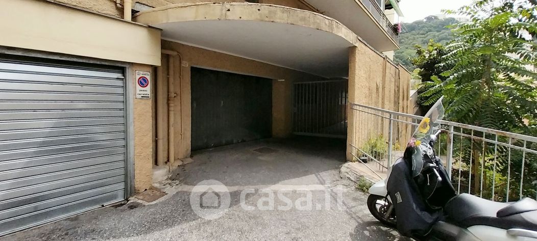 Garage/Posto auto in Vendita in Via Posalunga a Genova