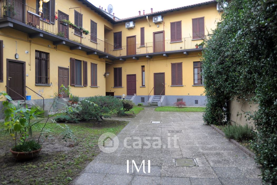 Appartamento in Vendita in Via Antonio Mambretti 17 a Milano