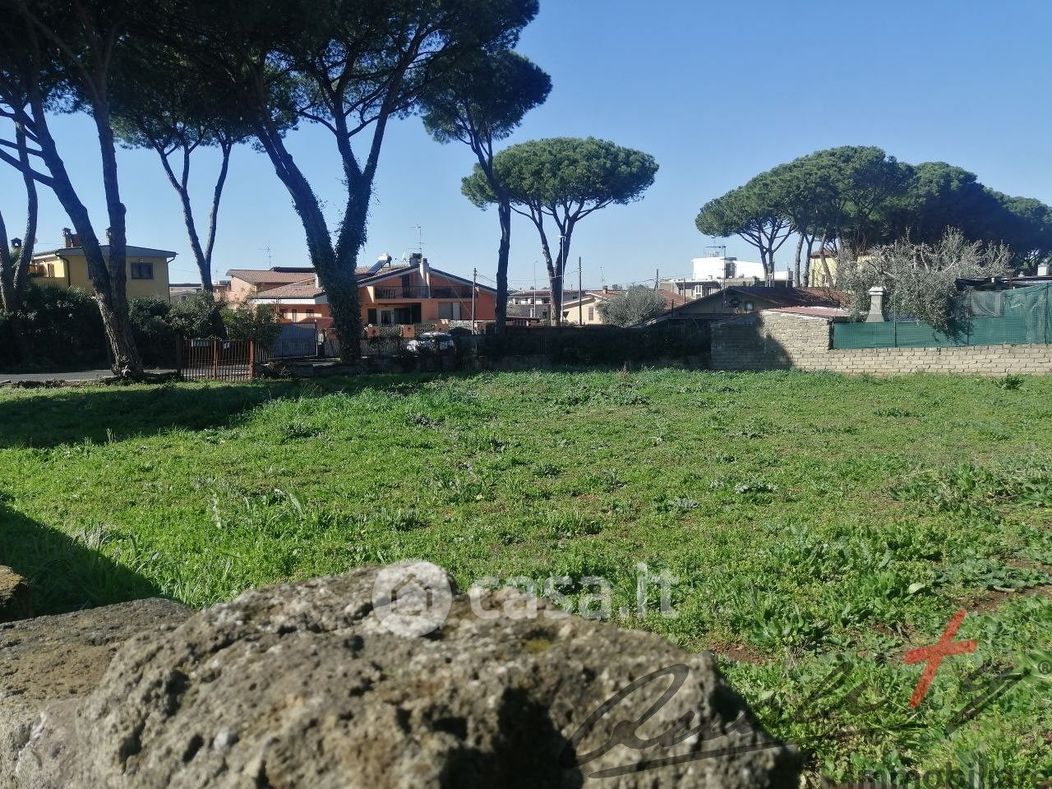 Terreno edificabile in Vendita in Via Fermignano 123 a Roma