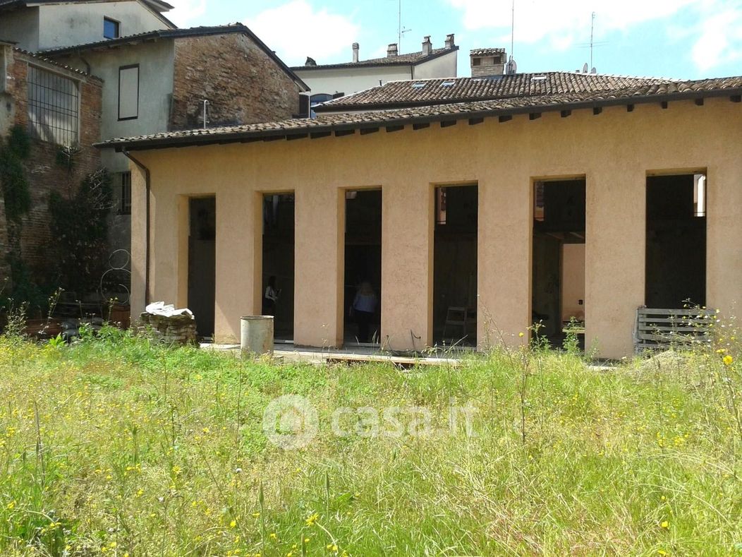 Casa indipendente in Vendita in Via San Tomaso a Piacenza