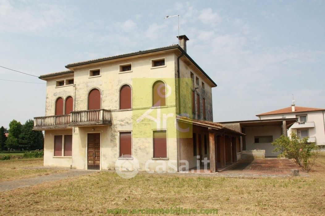 Casa indipendente in Vendita in Via Luigi Cadorna a Camisano Vicentino