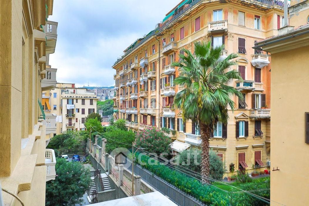Appartamento in Vendita in Via Accinelli a Genova