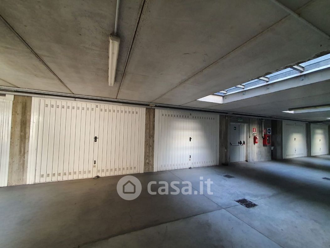 Garage/Posto auto in Vendita in Via Isonzo 133 a Torino