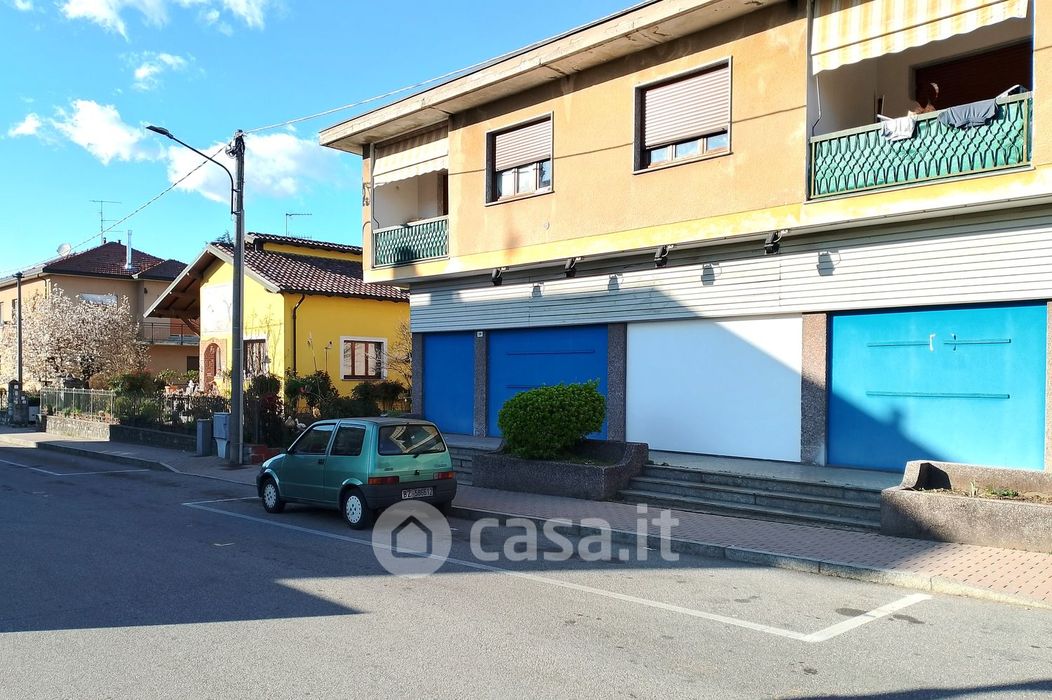 Negozio/Locale commerciale in Affitto in Via R. Bertolotti a Besozzo