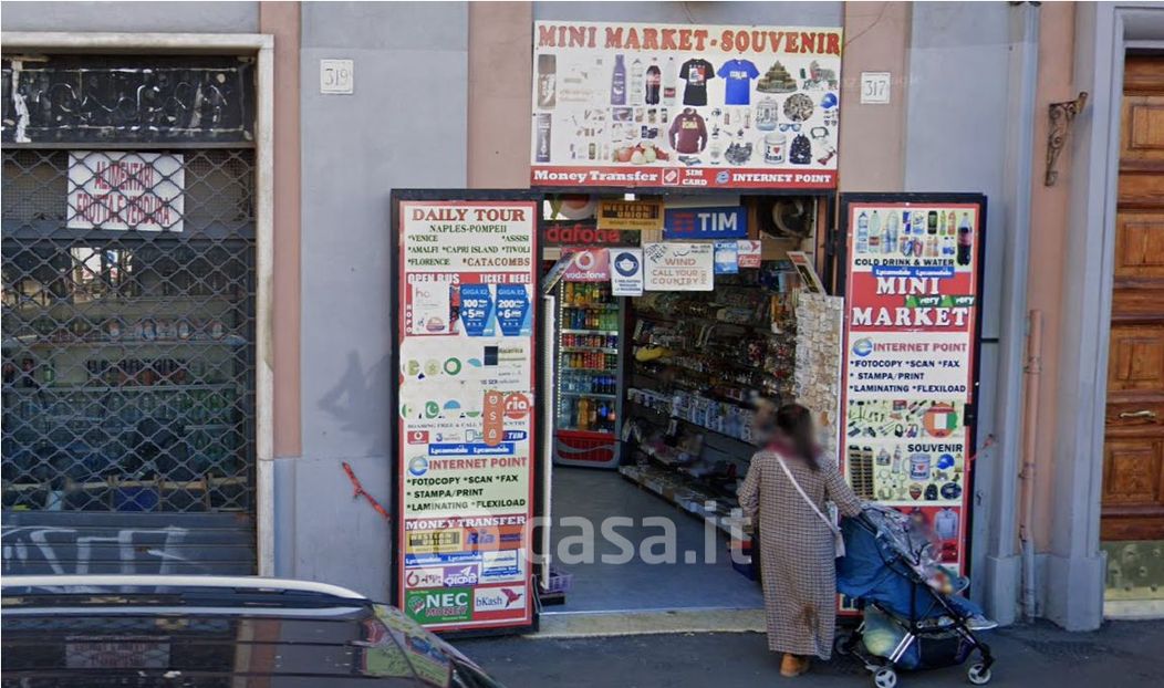Negozio/Locale commerciale in Vendita in Via Giolitti a Roma