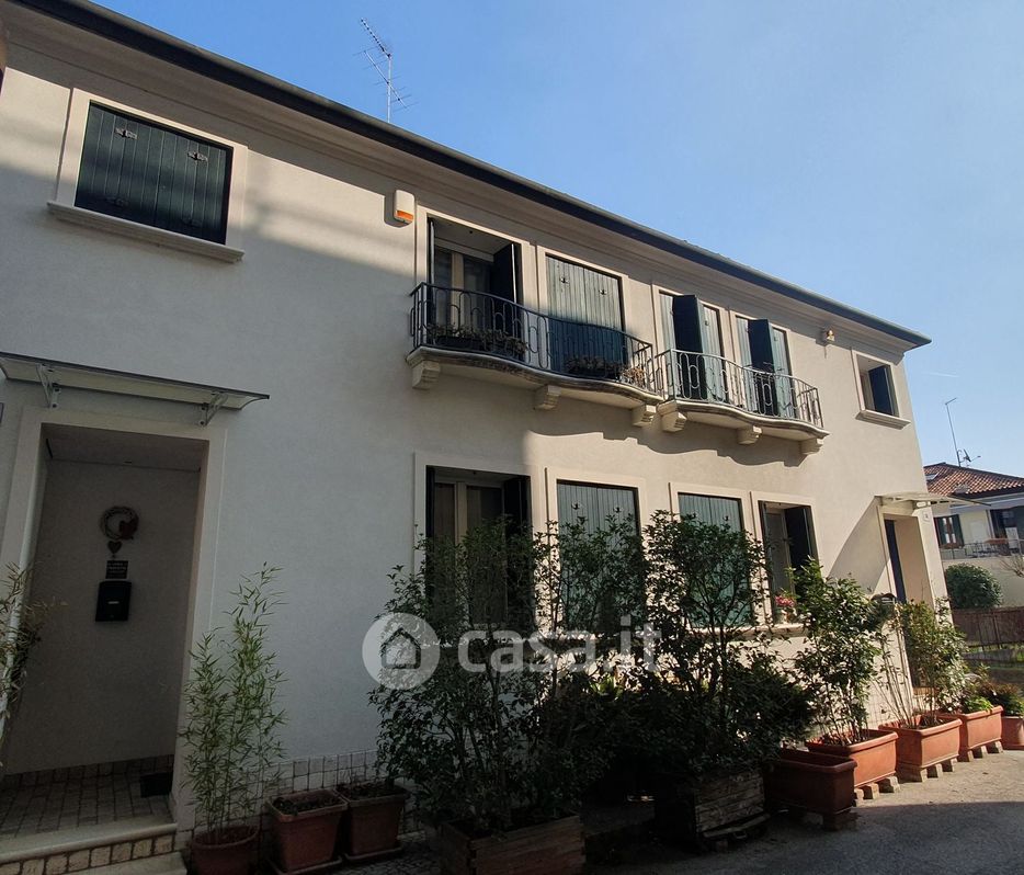 Casa Bi/Trifamiliare in Vendita in Viale Giuseppe Garibaldi a Venezia