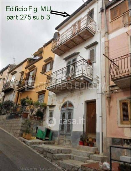 Appartamento in Vendita in Via Lascari a Piana degli Albanesi