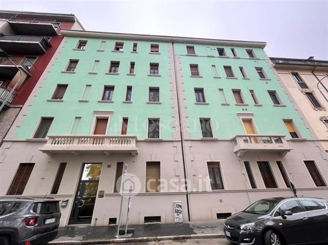Appartamento in Vendita in Via Lorenteggio a Milano