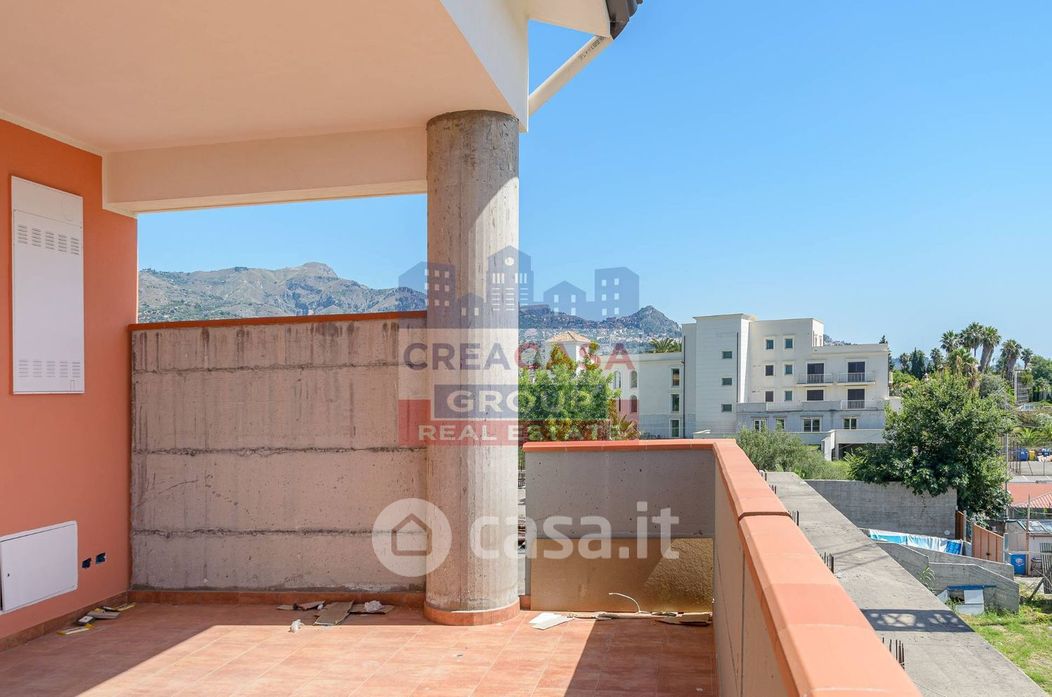Appartamento in Vendita in Viale Dionisio 10 a Giardini-Naxos