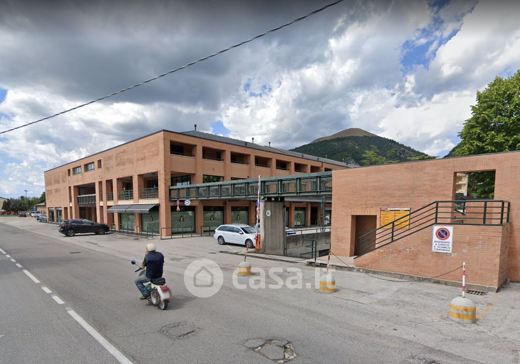 Garage/Posto auto in Vendita in Via Beniamino Ubaldi a Gubbio