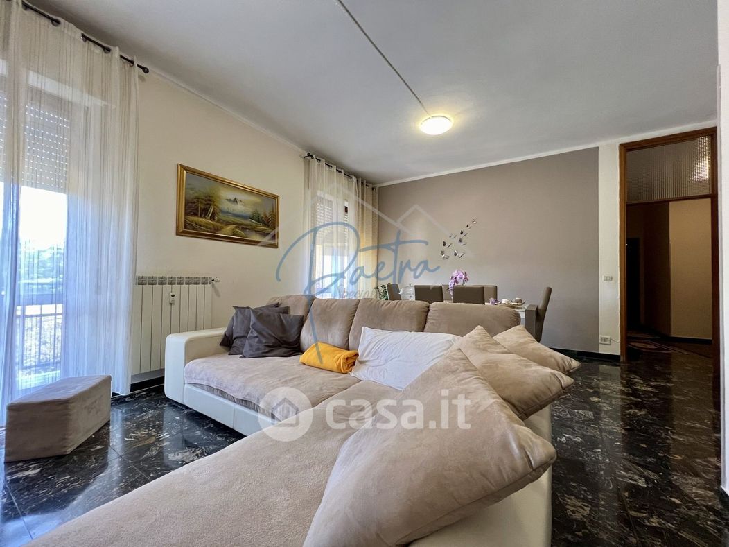 Appartamento in Vendita in Via Lunense a Carrara