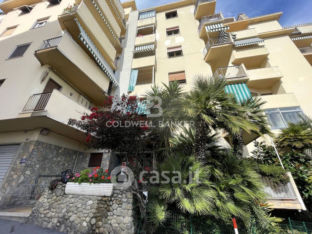 Appartamento in Vendita in Via Zeffiro Massa 244 a Sanremo