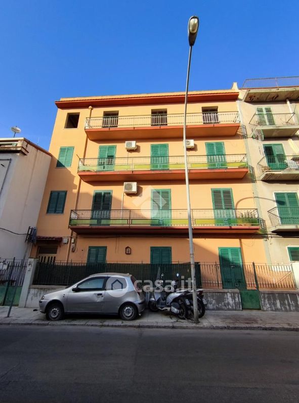 Appartamento in Vendita in Via Conte Federico 60 ,a a Palermo