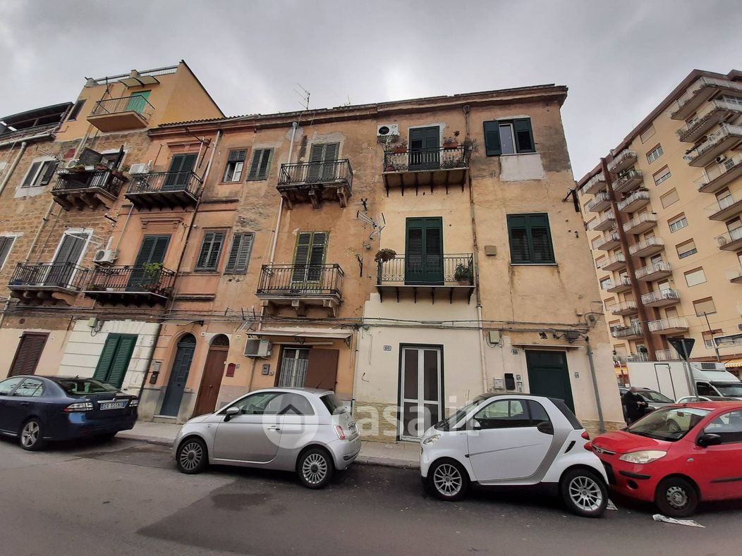 Appartamento in Vendita in Via Gaetano la Loggia a Palermo