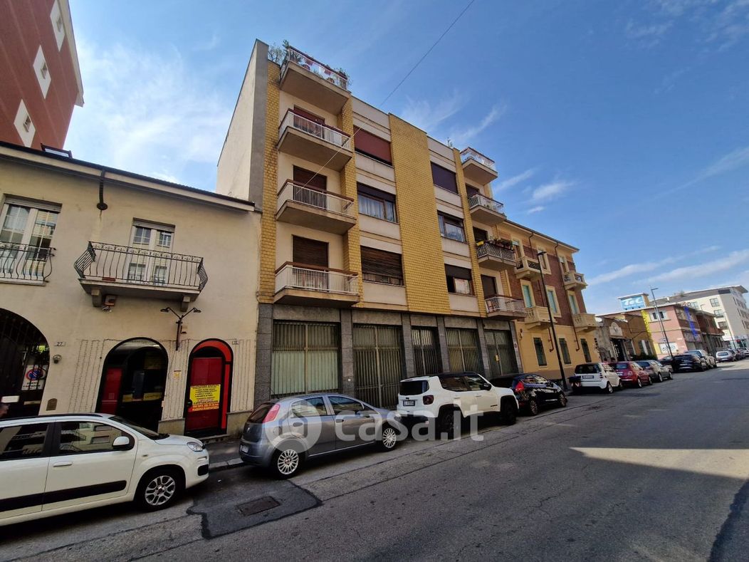 Appartamento in Vendita in Via Vandalino 29 a Torino