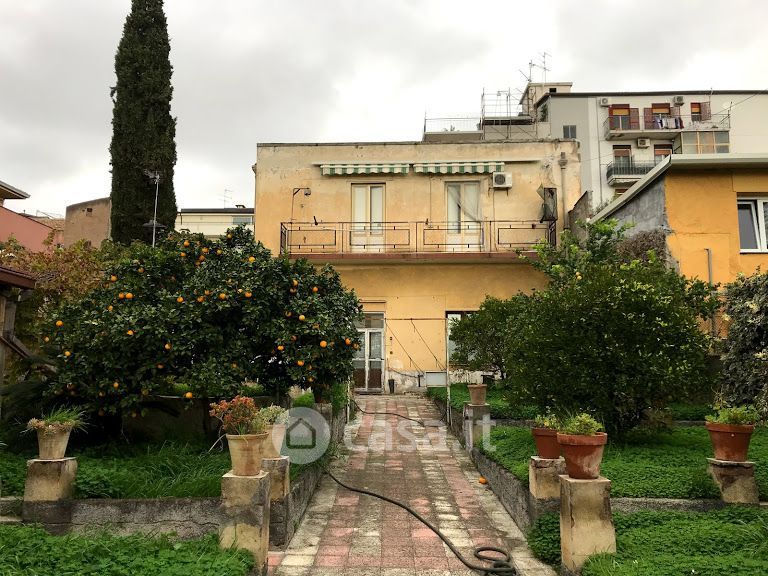 Villa in Vendita in Via Giambattista Scapaccino a Catania