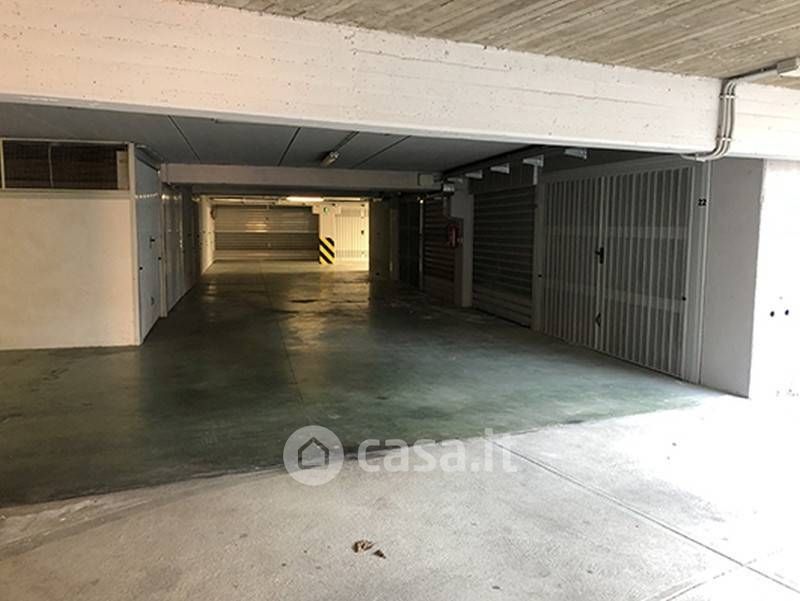 Garage/Posto auto in Vendita in Viale Cortina d'Ampezzo a Roma