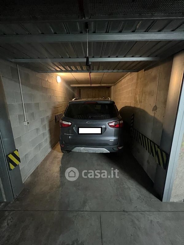 Garage/Posto auto in Vendita in Via Leoncavallo 1 /A a Milano