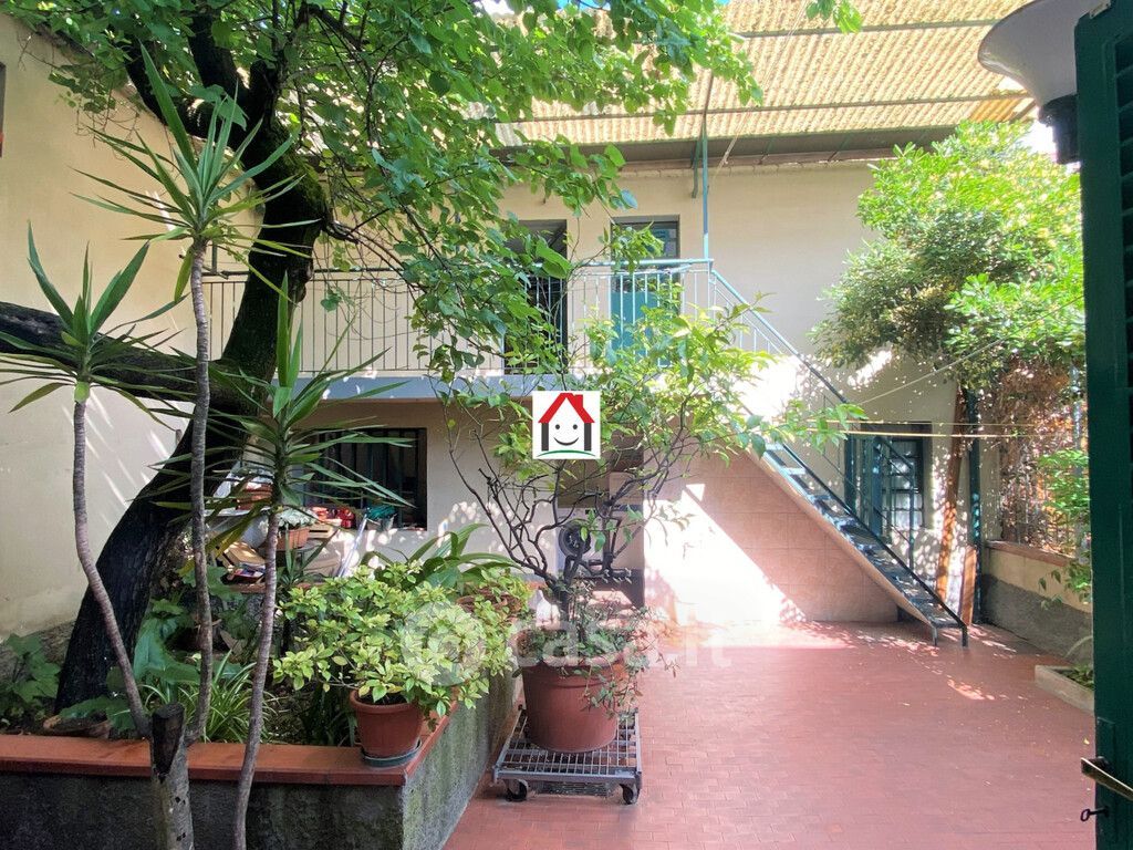 Casa indipendente in Vendita in Via San Paolo a Prato
