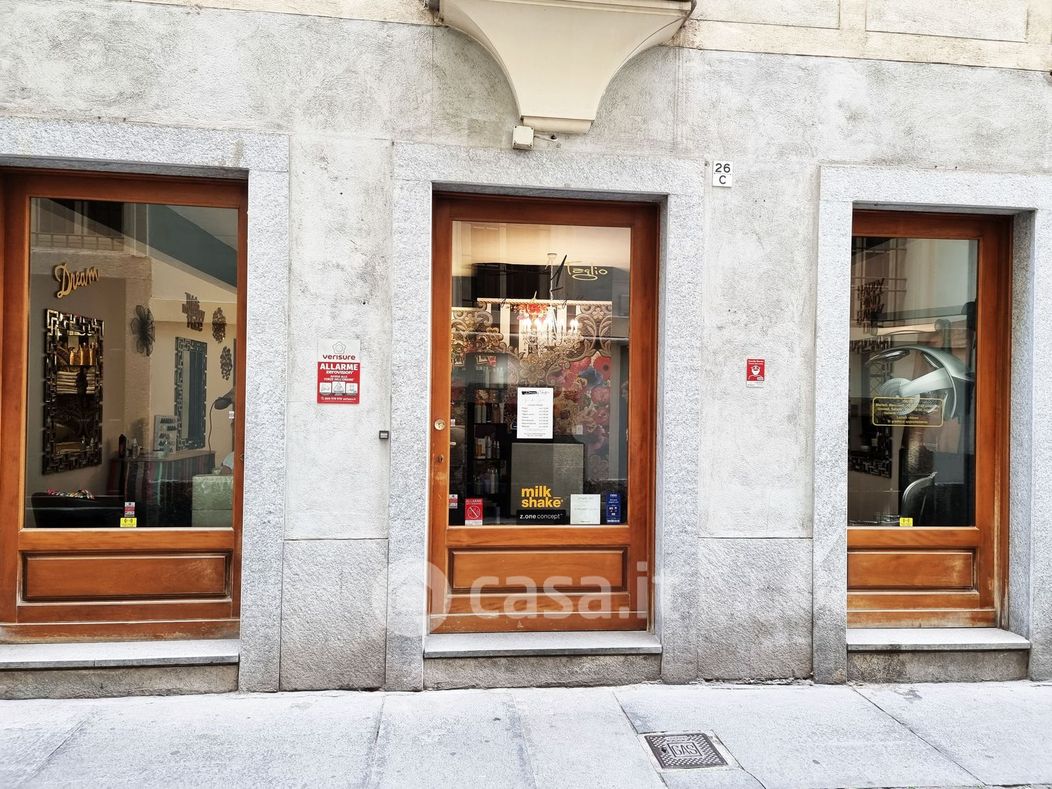 Negozio/Locale commerciale in Vendita in Via Santa Chiara 26 a Torino