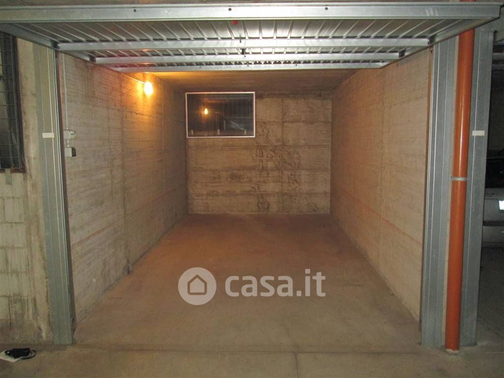 Garage/Posto auto in Vendita in a Saronno