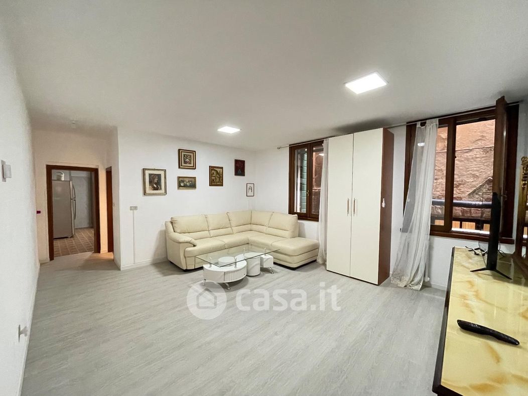 Appartamento in Affitto in a Venezia
