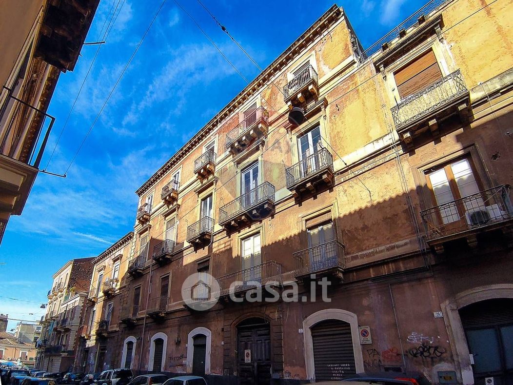 Appartamento in Vendita in Via Giuseppe Verdi 19 a Catania