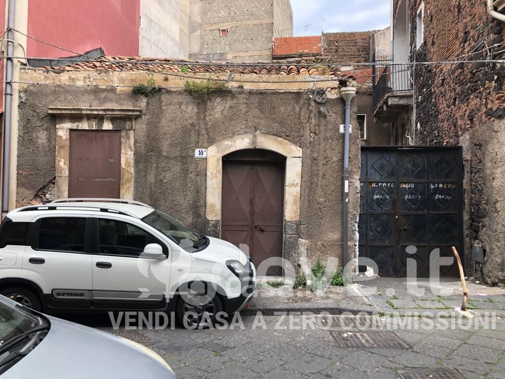 Casa indipendente in Vendita in Via Quartiere Militare 55 a Catania