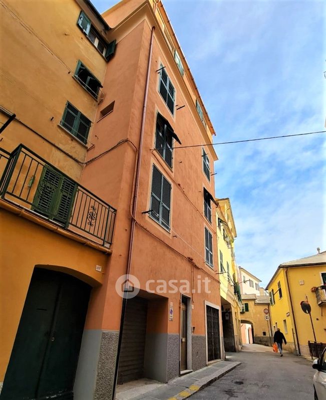 Appartamento in Vendita in Via Sapello a Genova