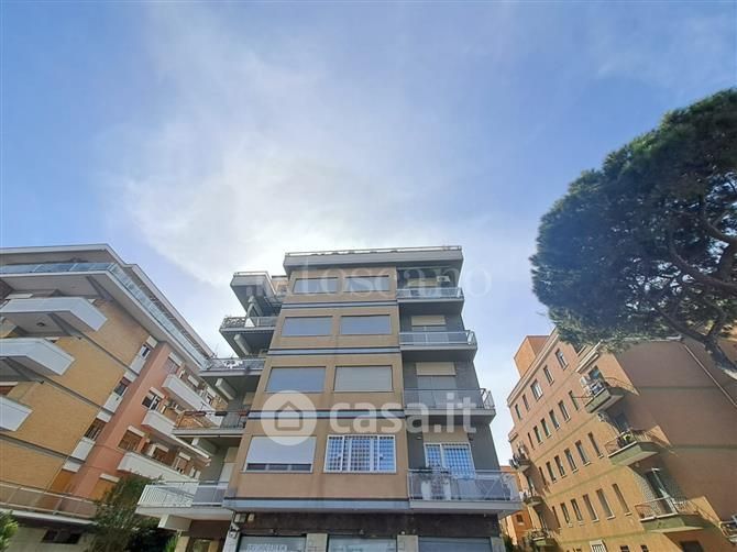Appartamento in Vendita in Viale Paolo Orlando a Roma