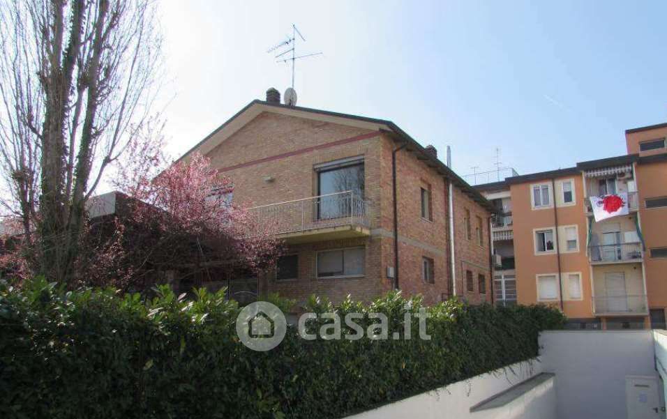Casa Bi/Trifamiliare in Vendita in Via Achille Borghi a Ravenna