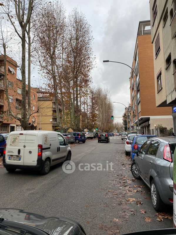 Garage/Posto auto in Affitto in Via Arturo Graf 46 a Roma