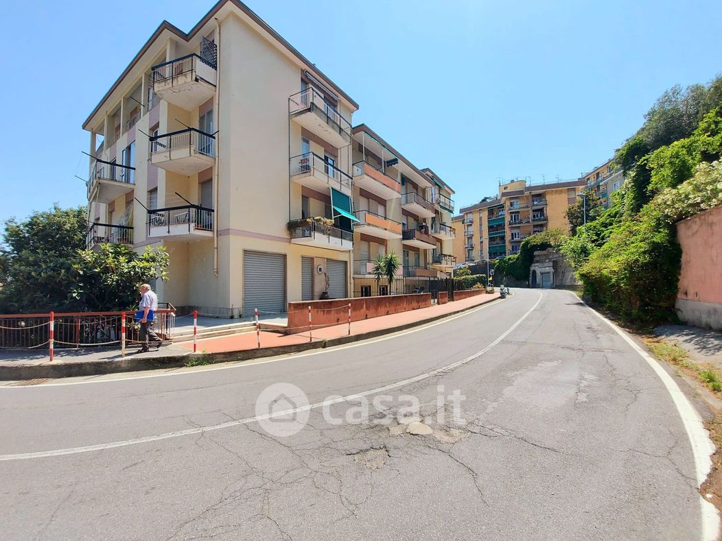 Appartamento in Vendita in Via Genova 4 a Savona