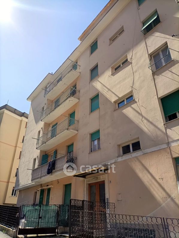 Appartamento in Vendita in Via Val d'Astico 19 a Genova
