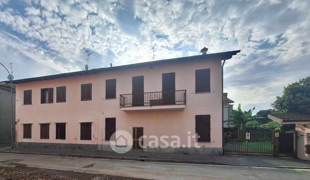 Villa in Vendita in Via Luigi Besana 43 a Cavenago di Brianza