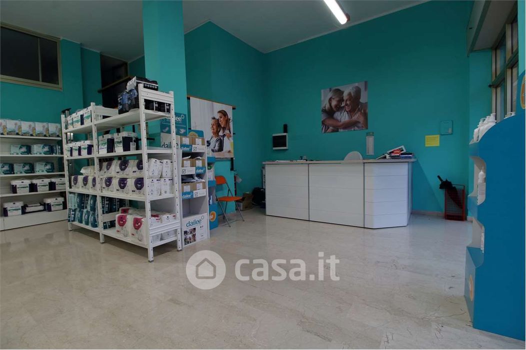 Negozio/Locale commerciale in Vendita in Via Dalmazia 186 a Albenga