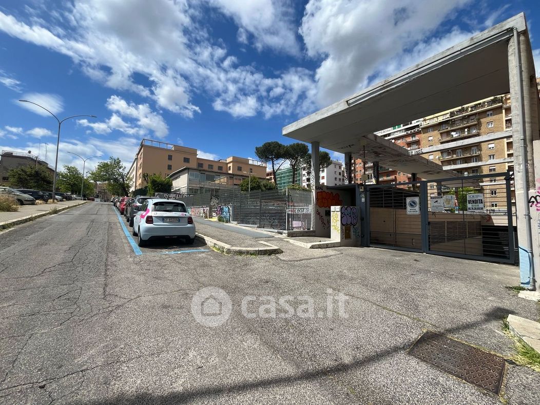Garage/Posto auto in Affitto in Via Adria a Roma