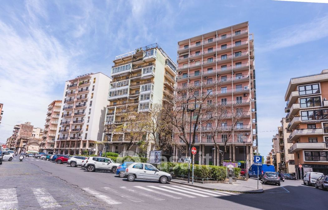 Appartamento in Vendita in Largo Rosolino Pilo 39 a Catania