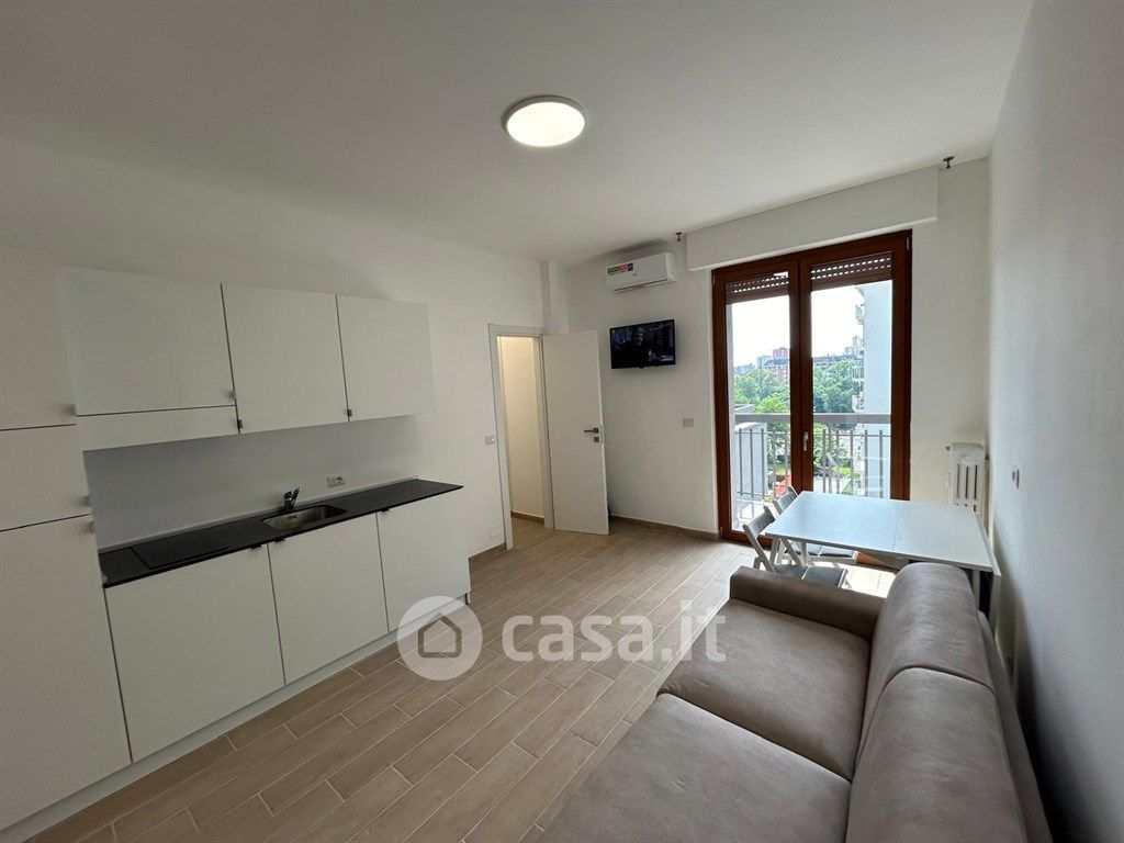 Appartamento in Affitto in Via Cefalù 24 a Milano