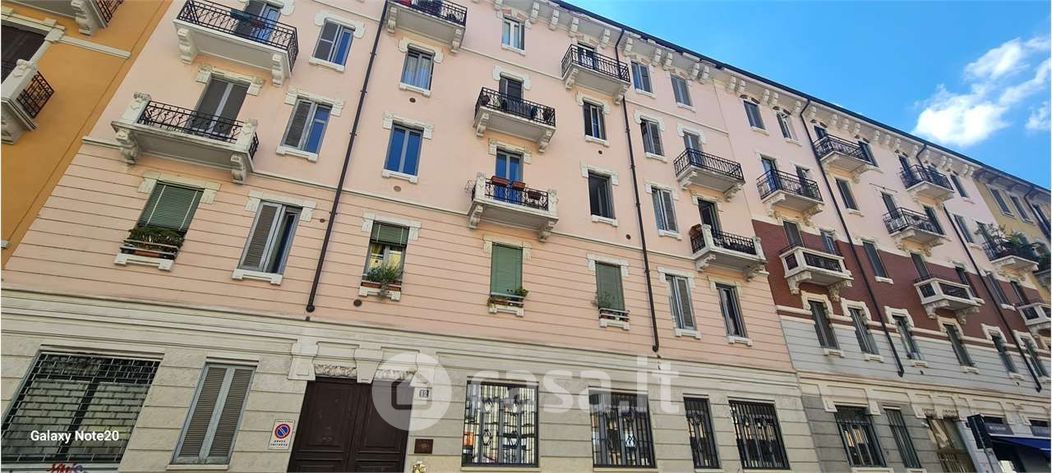 Appartamento in Vendita in Via Eugenio Villoresi 12 a Milano